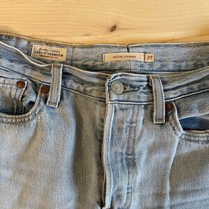 Levi’s Light Wash Slim Fit Jeans